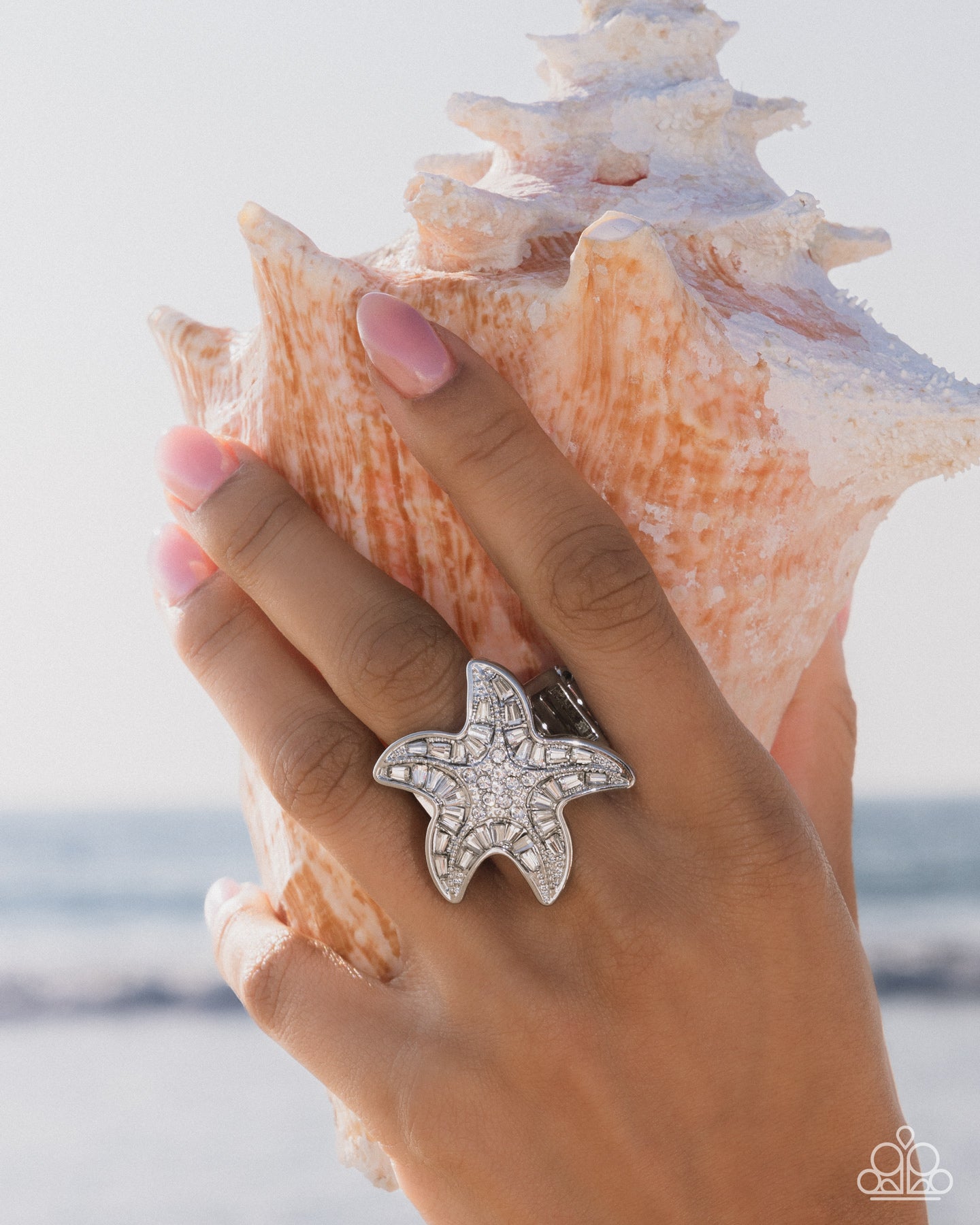 Starfish Scope White Ring - Paparazzi Accessories