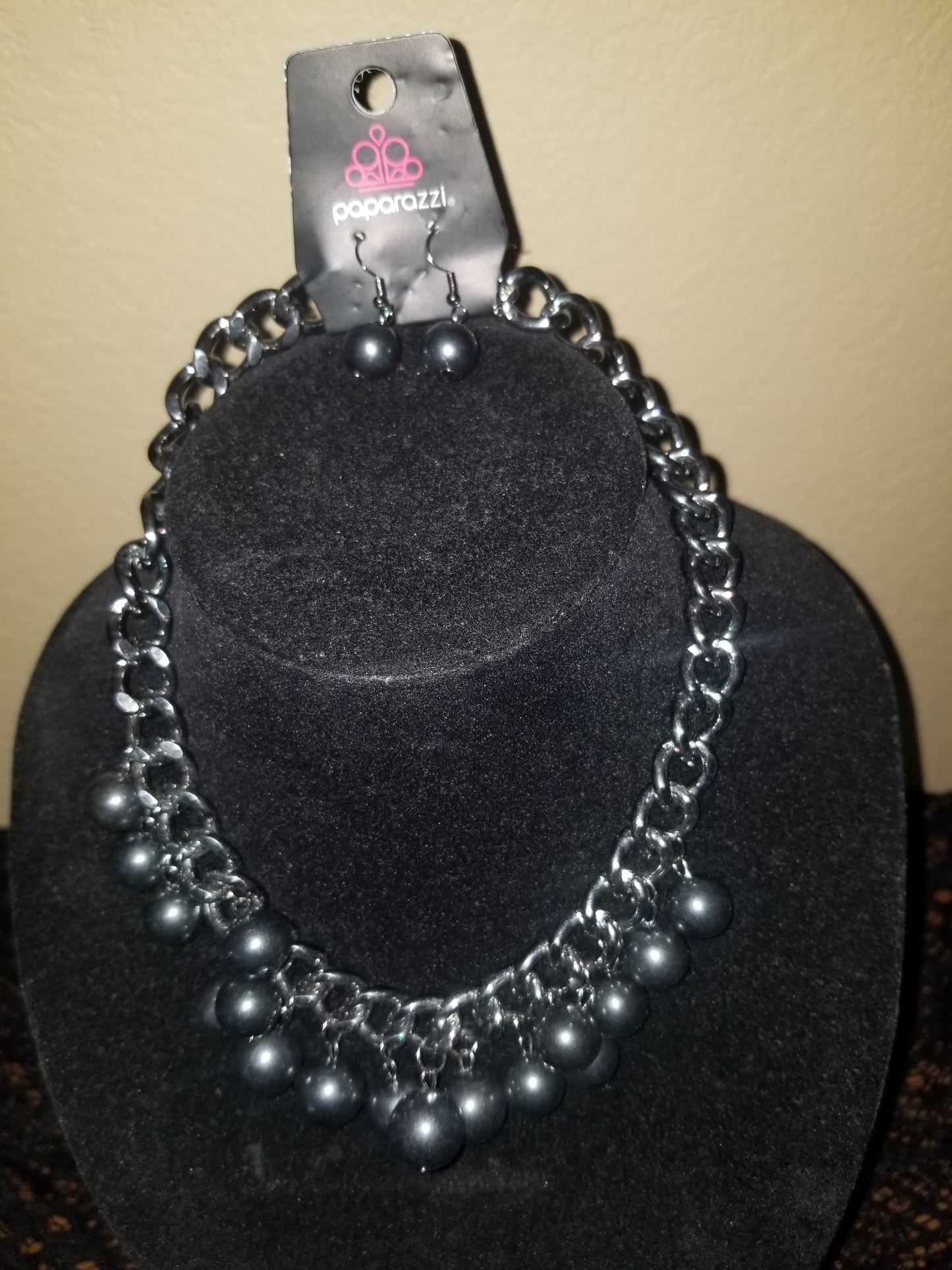 Get Off My Runway - Black Necklace - Paparazzi Accessories